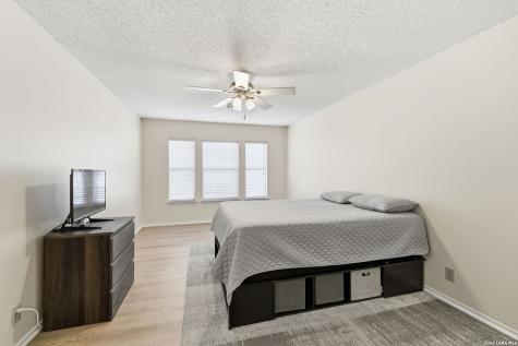 5506 Kenton Bluff San Antonio TX 78240