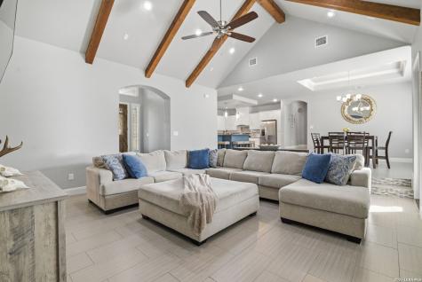 104 Abrego Knoll Drive Floresville TX 78114