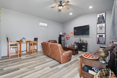 104 Abrego Knoll Drive Floresville TX 78114