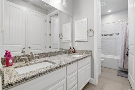 104 Abrego Knoll Drive Floresville TX 78114