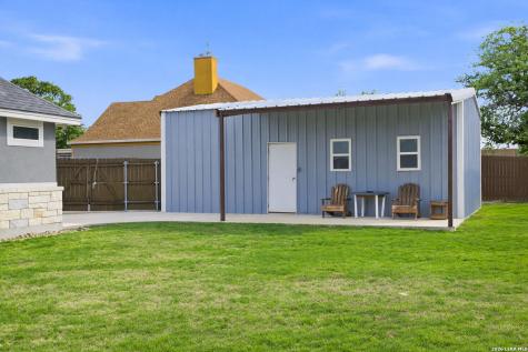 104 Abrego Knoll Drive Floresville TX 78114