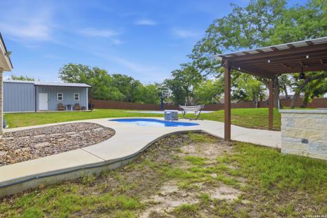 104 Abrego Knoll Drive Floresville TX 78114
