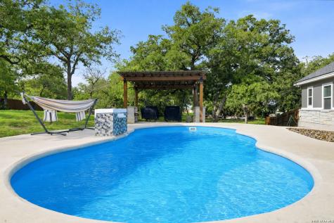 104 Abrego Knoll Drive Floresville TX 78114