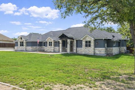 104 Abrego Knoll Drive Floresville TX 78114