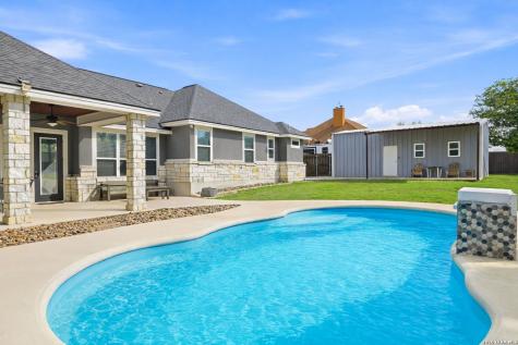 104 Abrego Knoll Drive Floresville TX 78114