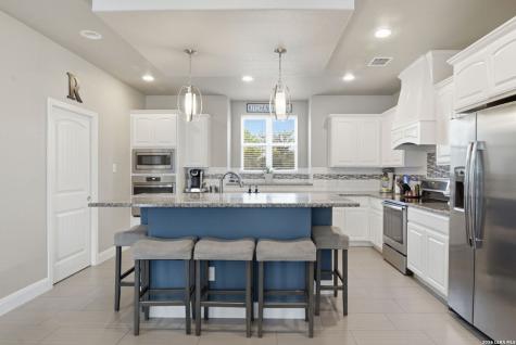 104 Abrego Knoll Drive Floresville TX 78114