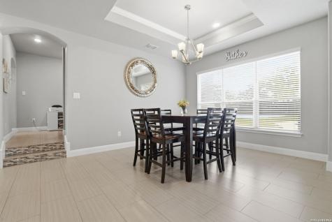 104 Abrego Knoll Drive Floresville TX 78114