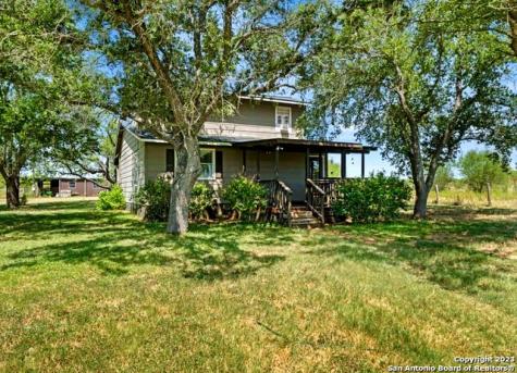 455 County Road 102 Floresville TX 78114