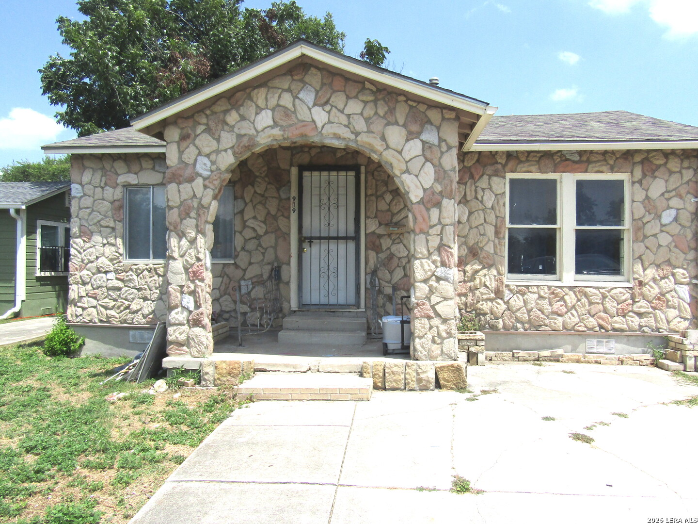 919 Alametos San Antonio TX 78201