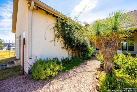 103 Cranbrook Court Ingram TX 78025