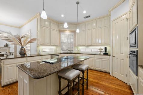6 Chelsea Way San Antonio TX 78209