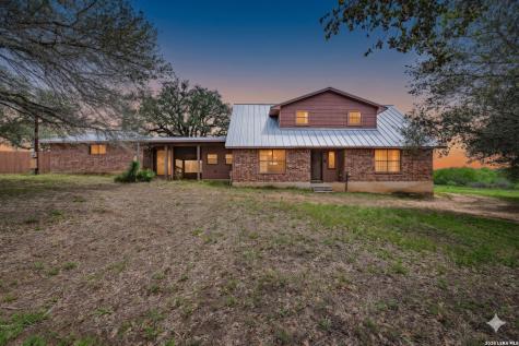1271 County Road 119 Floresville TX 78114