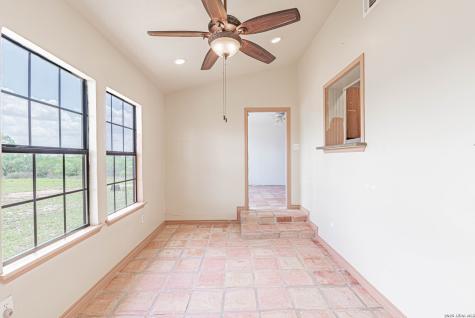1271 County Road 119 Floresville TX 78114