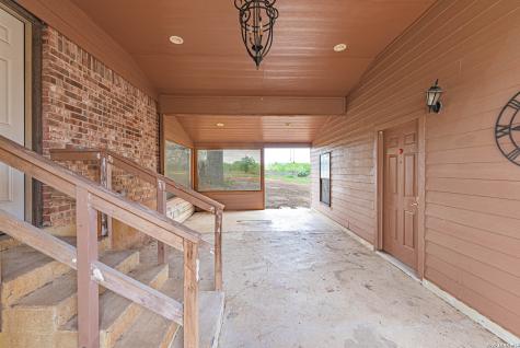 1271 County Road 119 Floresville TX 78114