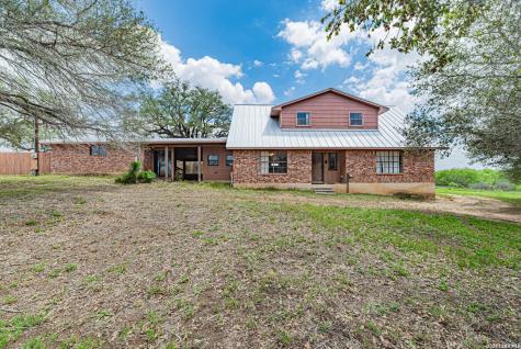 1271 County Road 119 Floresville TX 78114