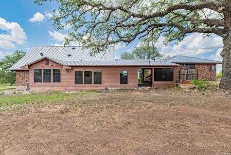1271 County Road 119 Floresville TX 78114