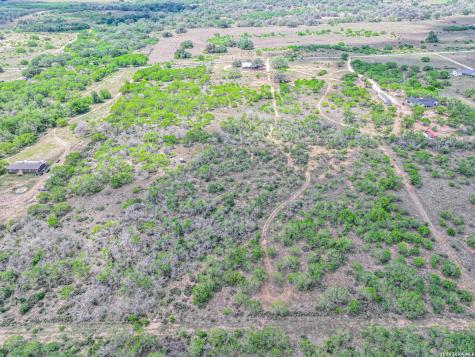 1271 County Road 119 Floresville TX 78114