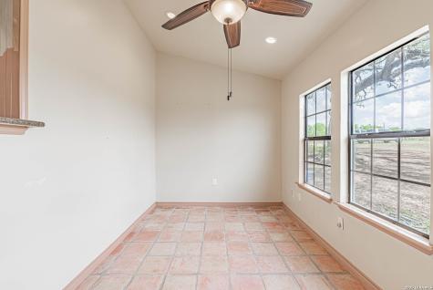 1271 County Road 119 Floresville TX 78114