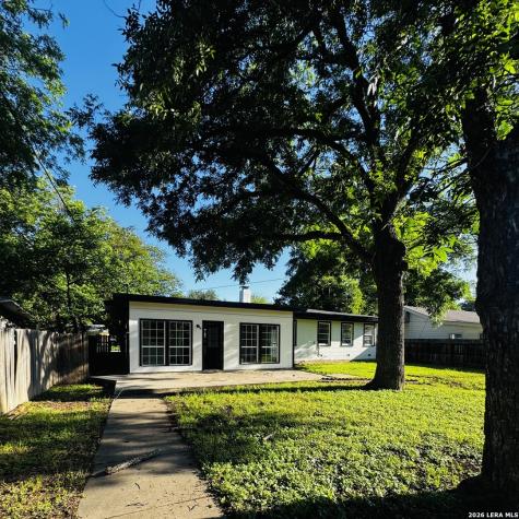 841 Laurel Street Uvalde TX 78801