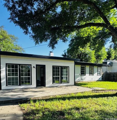 841 Laurel Street Uvalde TX 78801