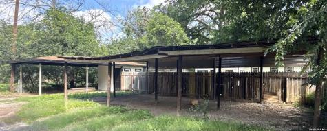 841 Laurel Street Uvalde TX 78801