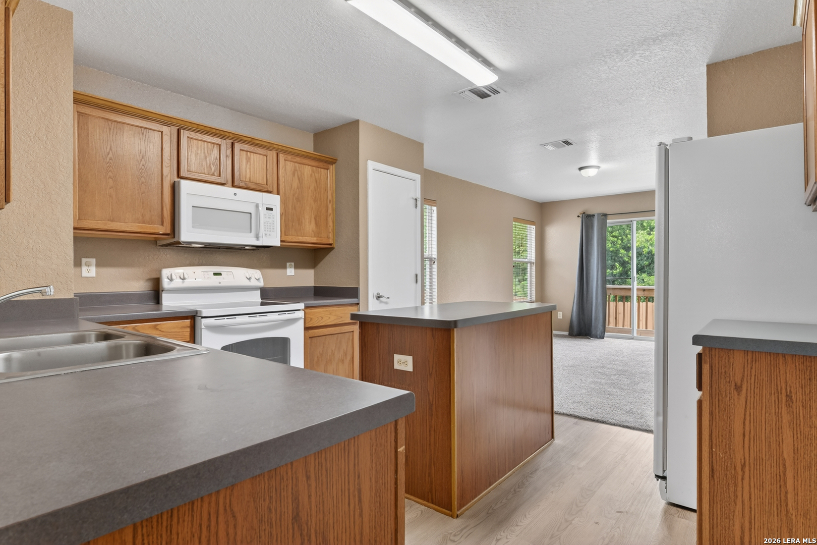 7415 Copper Mesa Converse TX 78109