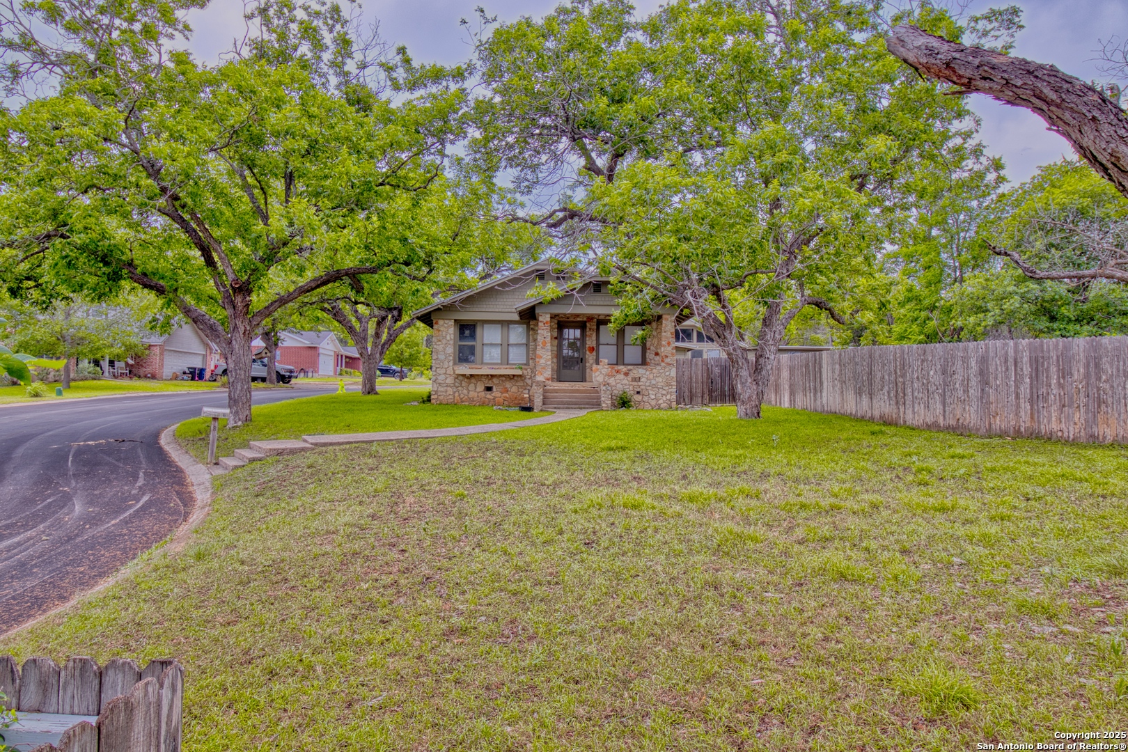 8 Wildwood Trail New Braunfels TX 78130