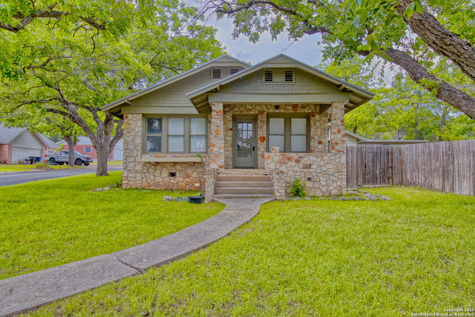 8 Wildwood Trail New Braunfels TX 78130