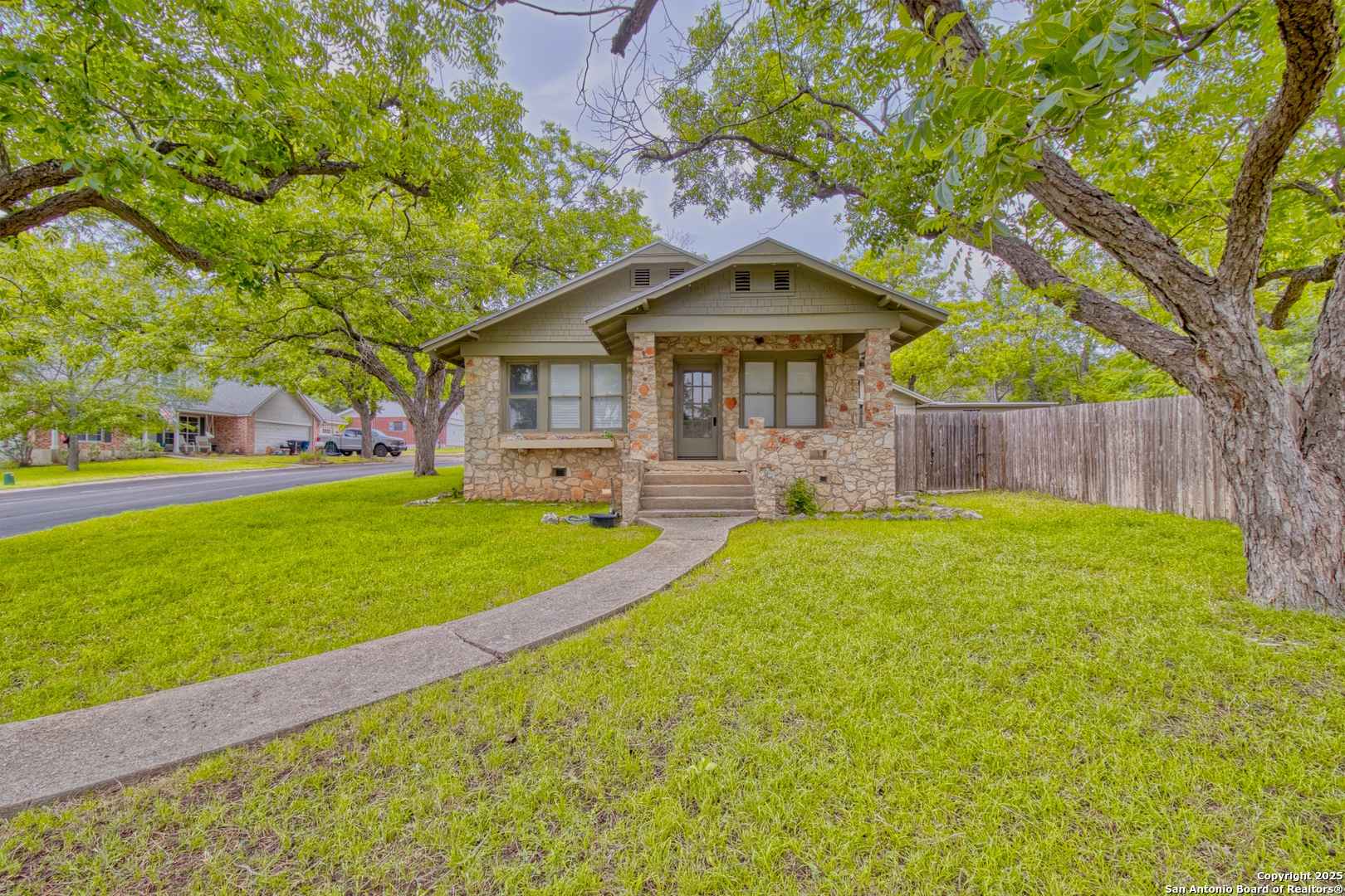 8 Wildwood Trail New Braunfels TX 78130