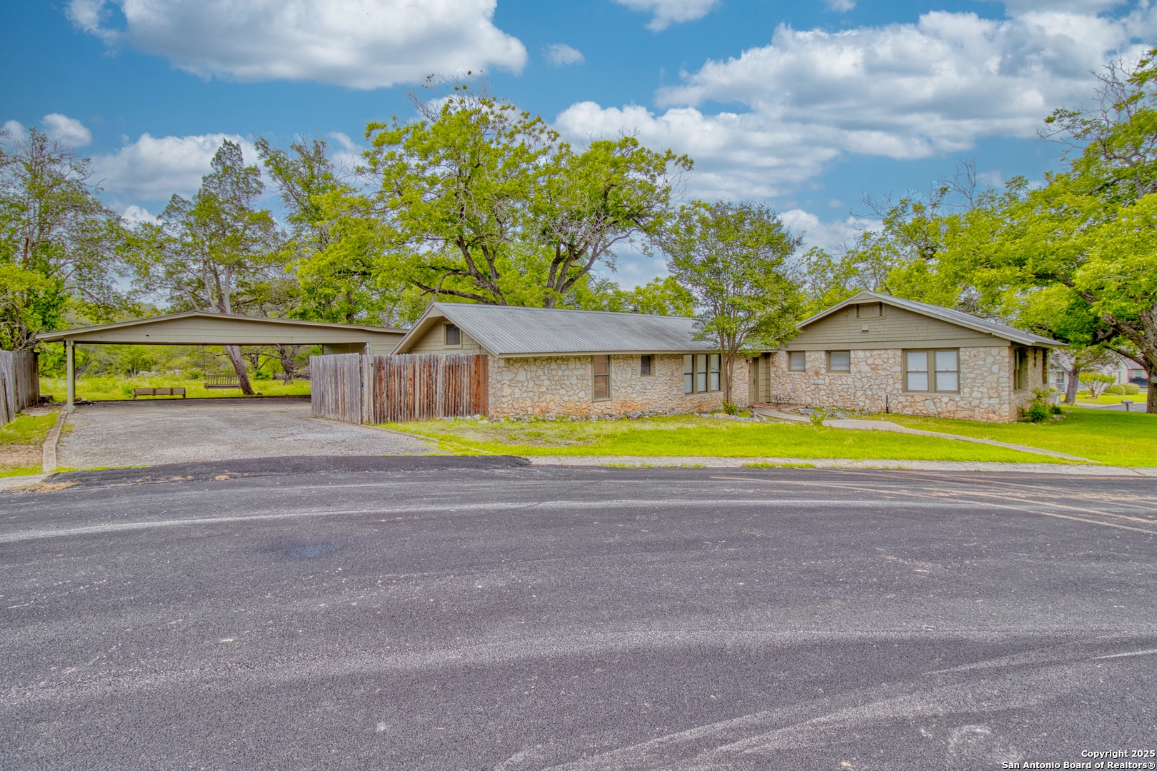 8 Wildwood Trail New Braunfels TX 78130