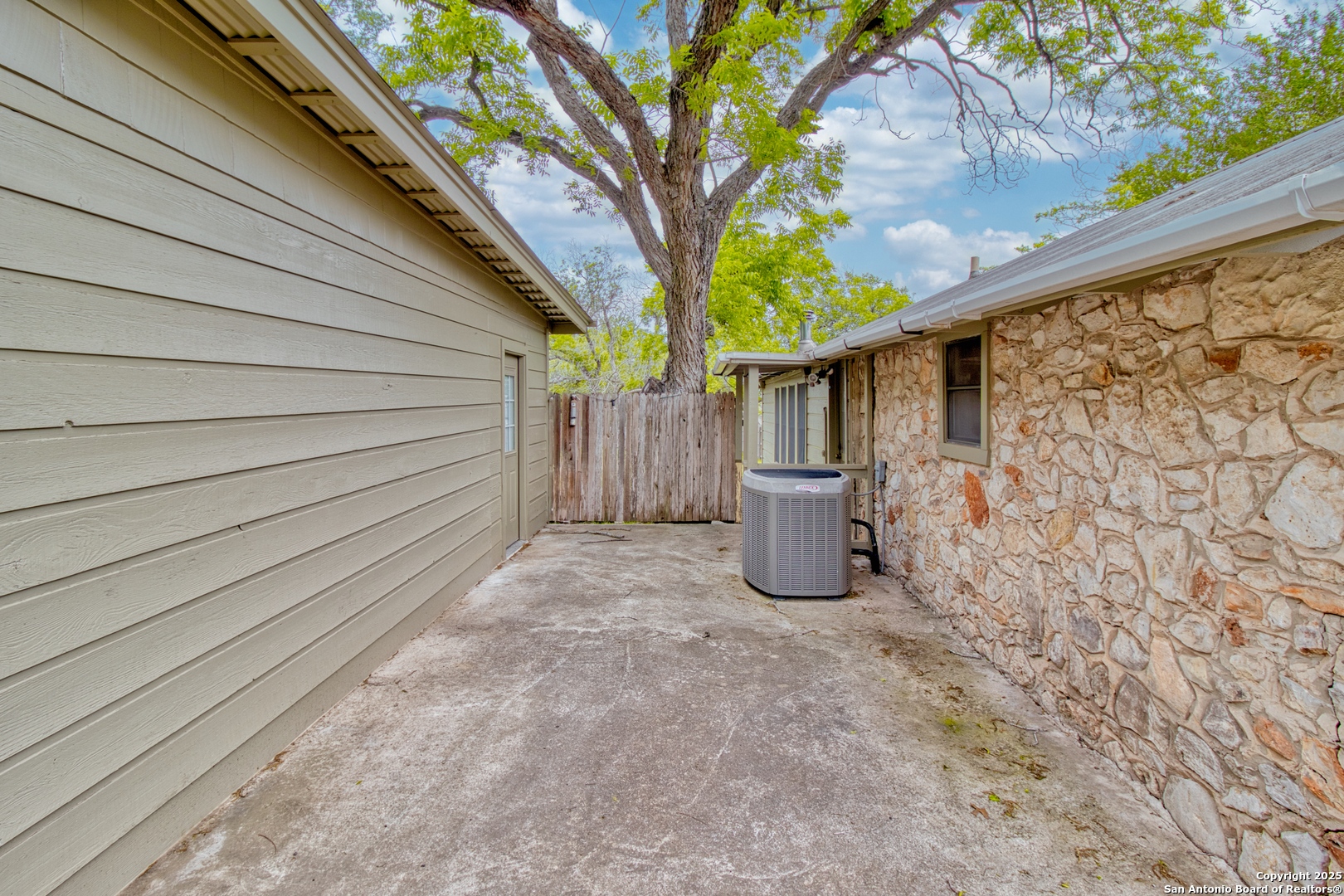 8 Wildwood Trail New Braunfels TX 78130