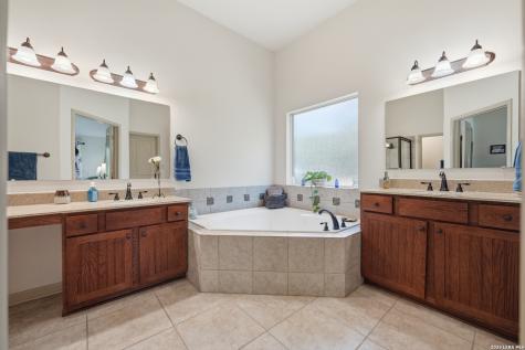 1095 Limerick Lane Canyon Lake TX 78133