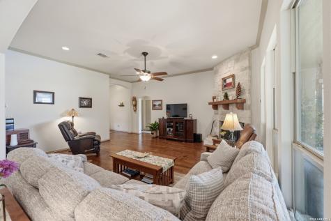 1095 Limerick Lane Canyon Lake TX 78133