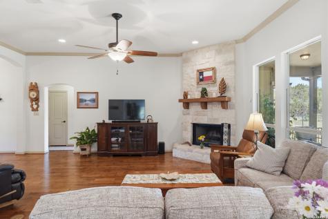 1095 Limerick Lane Canyon Lake TX 78133