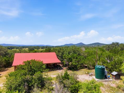 423 Kahn Road Rio Frio TX 78879