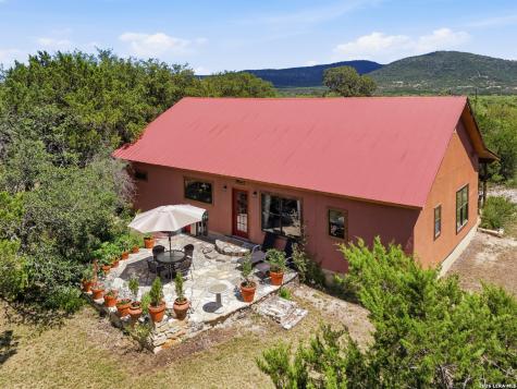 423 Kahn Road Rio Frio TX 78879