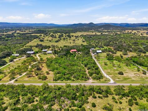 423 Kahn Road Rio Frio TX 78879