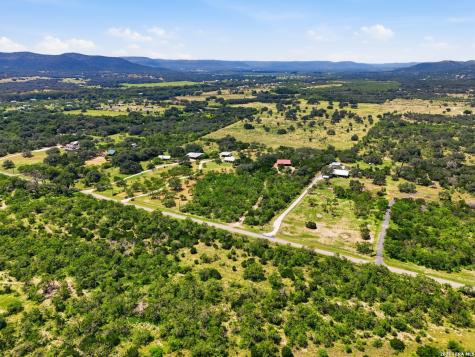 423 Kahn Road Rio Frio TX 78879