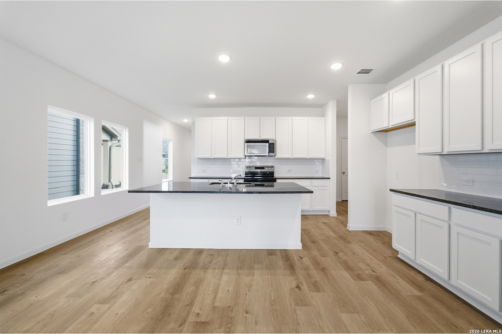 11154 Hollinger Circle Converse TX 78109