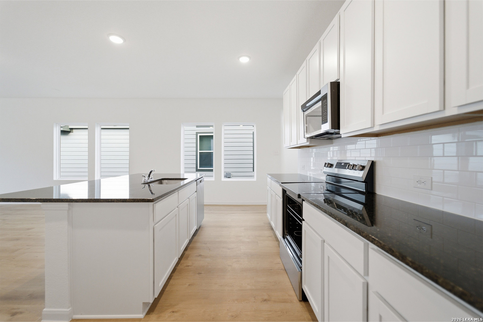 11154 Hollinger Circle Converse TX 78109