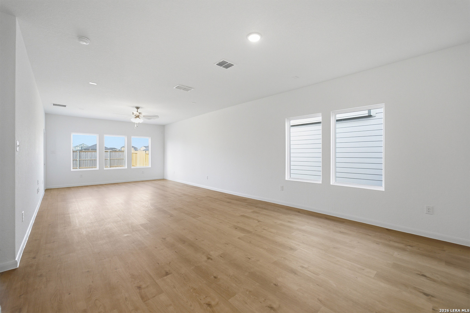 11154 Hollinger Circle Converse TX 78109