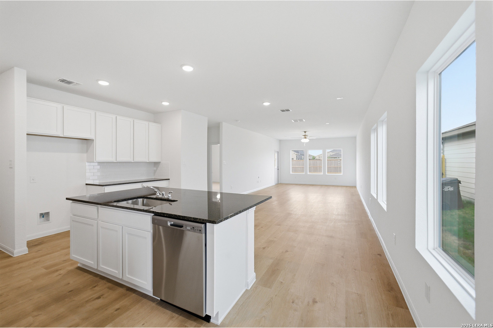 11154 Hollinger Circle Converse TX 78109