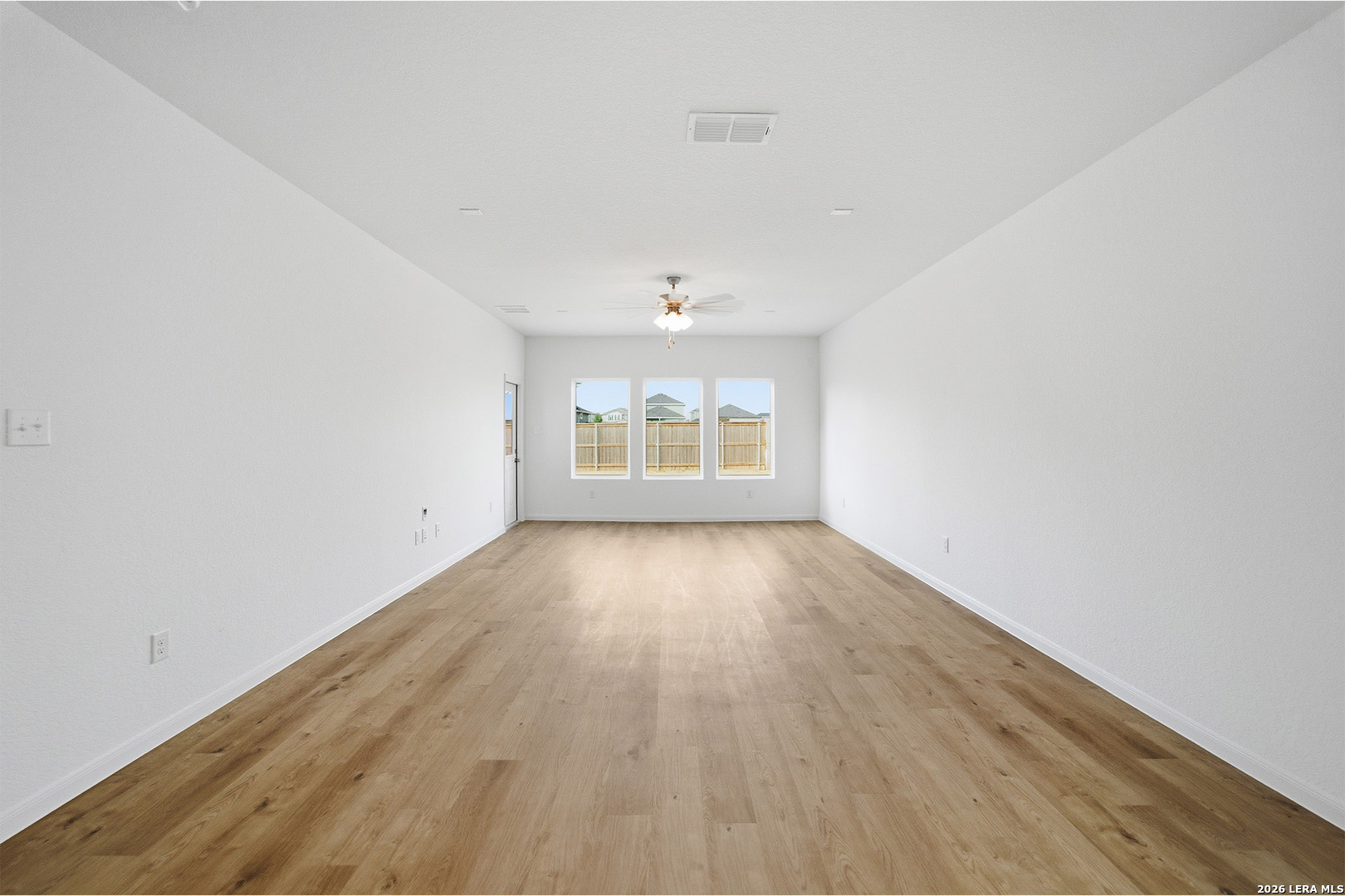 11154 Hollinger Circle Converse TX 78109