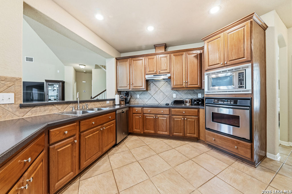 2460 James Agee Schertz TX 78154