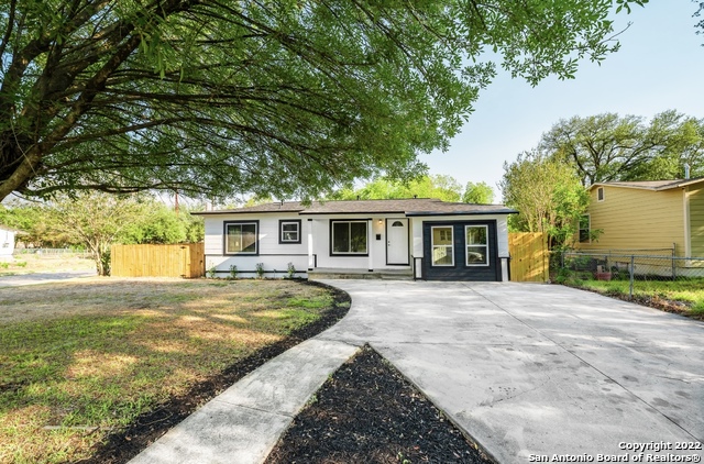 878 Cravens Avenue San Antonio TX 78223