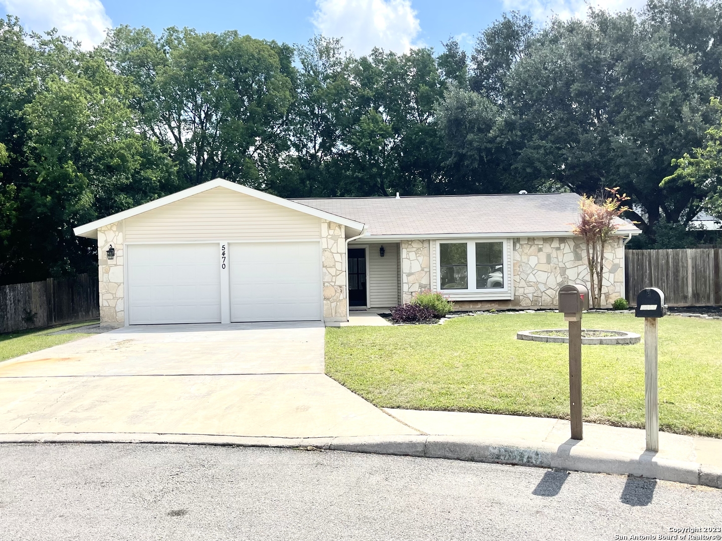 5470 Maple Vista San Antonio TX 78247