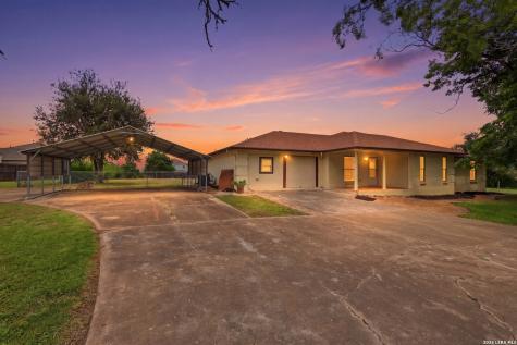 5220 Fm 1518 St Hedwig TX 78152