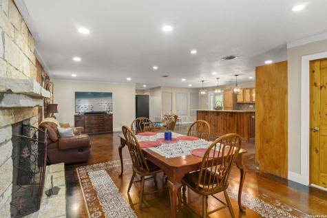 445 Tomblin Road Bigfoot TX 78005