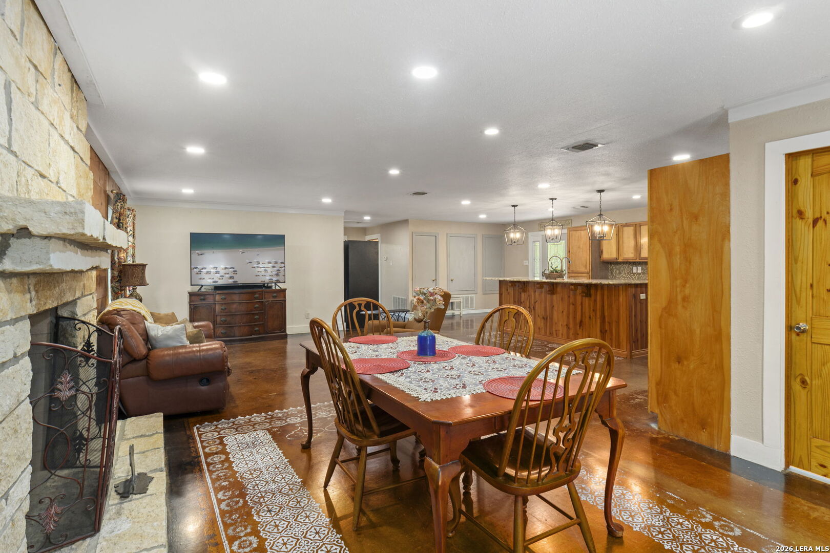 445 Tomblin Road Bigfoot TX 78005
