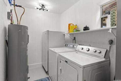445 Tomblin Road Bigfoot TX 78005